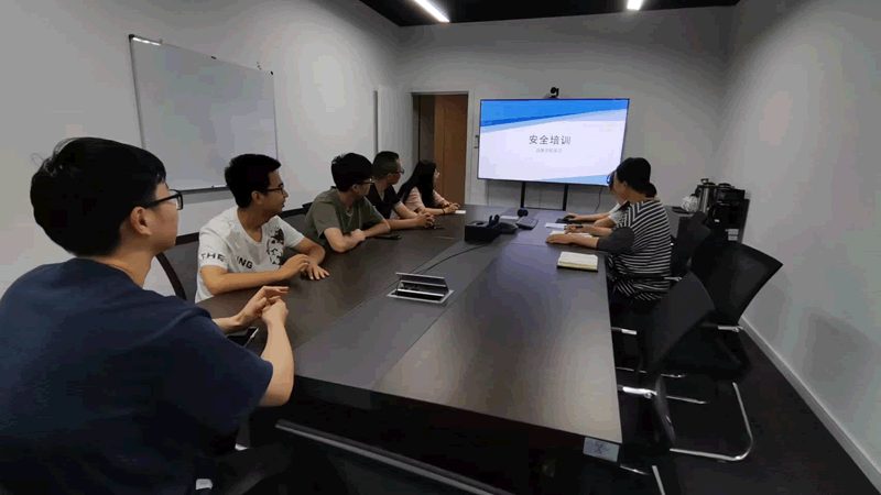 叉车安全操作规范图解：保障作业安全的关键指南